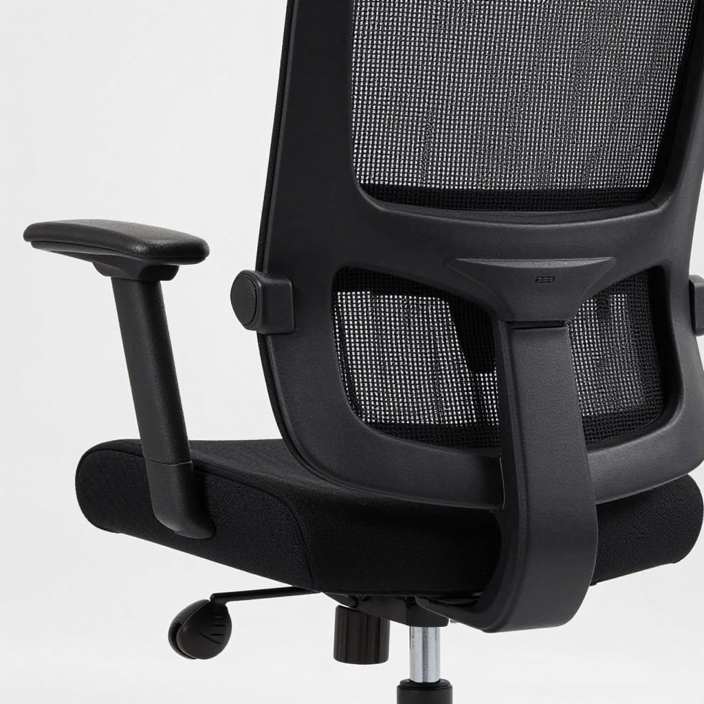 Detalle del espaldar en malla del Sillón Gerencial 23B mostrando su soporte lumbar